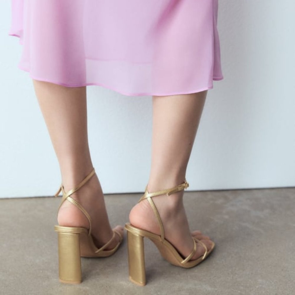 ZARA GOLD STRAPPY METALLIC HEELED SANDALS - Picture 4 of 8